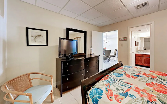 Laguna #305 - 2 Br Condo