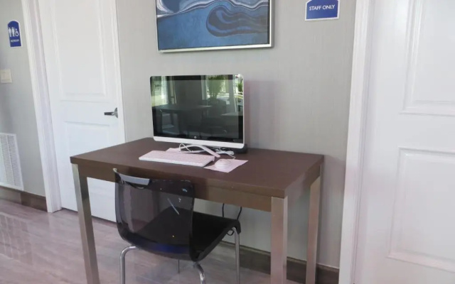 Hotel Blue - Woodlands