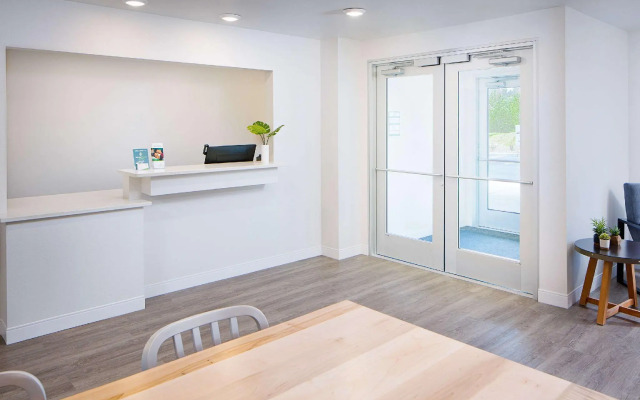 WoodSpring Suites Seattle Everett