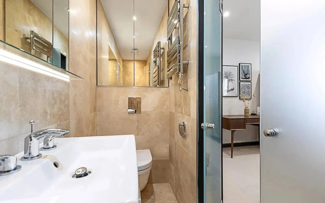 Stylish Shepherd's Bush Flat With Patio