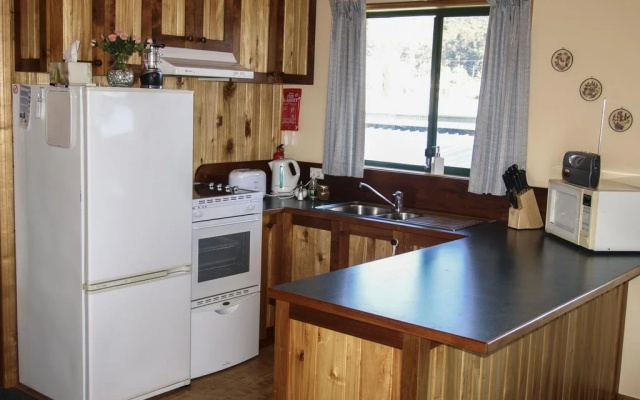Burilda Waters Holiday House
