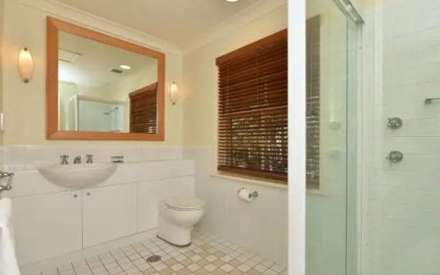 Villa Executive 2br Ferre Resort Condo located within Cypress Lakes Resort (nothing is more central)