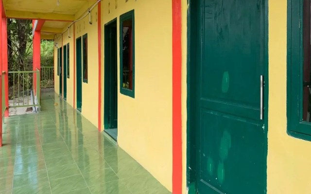RedDoorz Near Pelabuhan Ajibata Parapat(RedDoorz near Pelabuhan Ajibata Parapat)