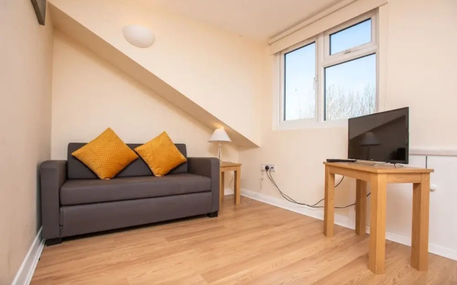 2 Bedroom Apartment With 2 Bathrooms and Parking