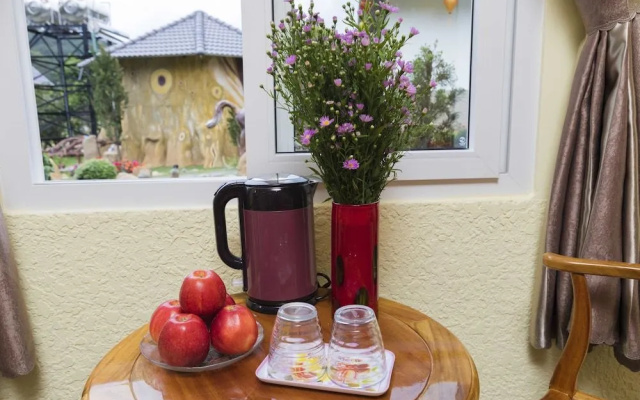 Green Bee Bungalow