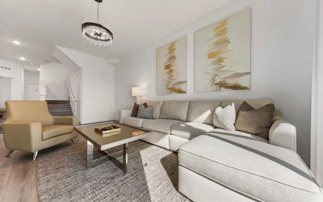 424 Famagusta Dr
