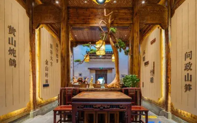 Xidi Wulu · Huizhou-Style Courtyard Leisure Homestay