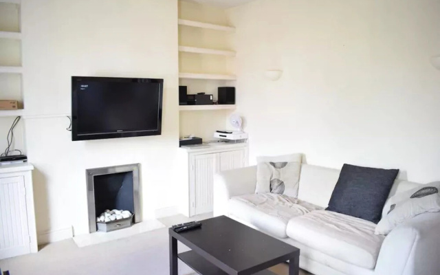 Bright 1 Bedroom Flat in Fulham