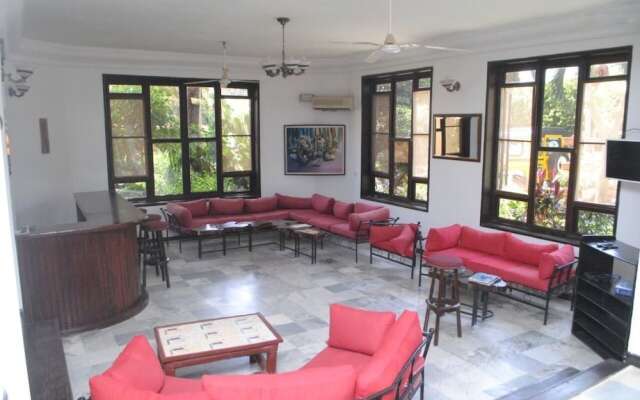 Roc Heights Lodge