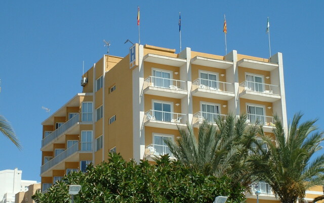 Отель Porto Calpe вид на фасад