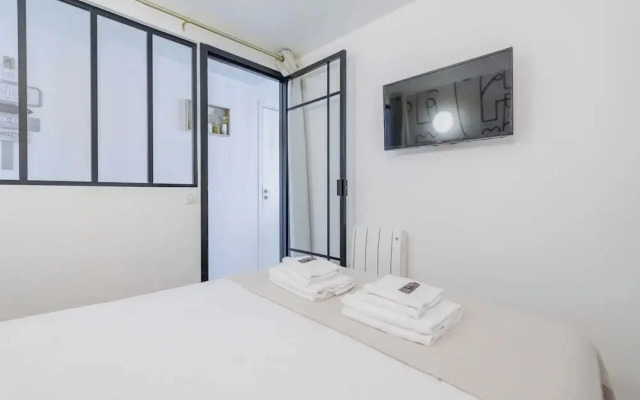 Chic, Comfortable Flat Near rue Montmartre