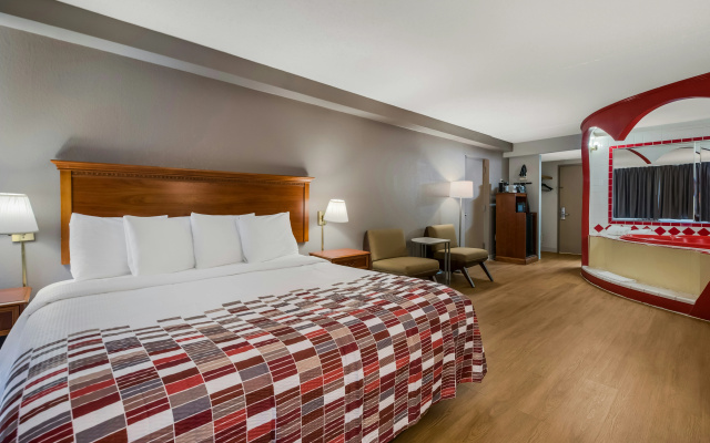 Red Roof Inn & Suites Newark - University