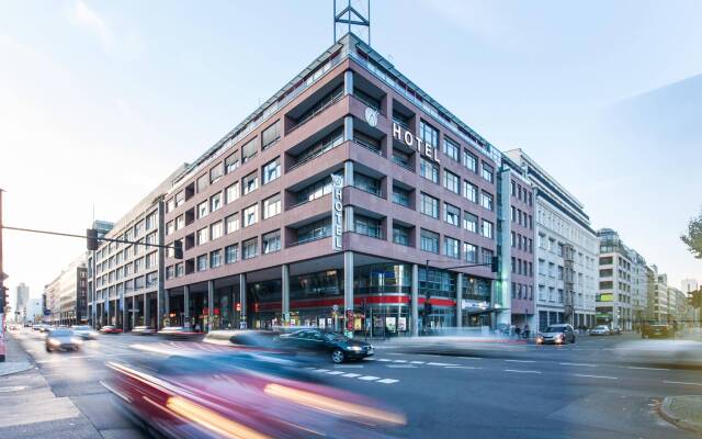 Select Hotel Berlin Gendarmenmarkt вид на фасад
