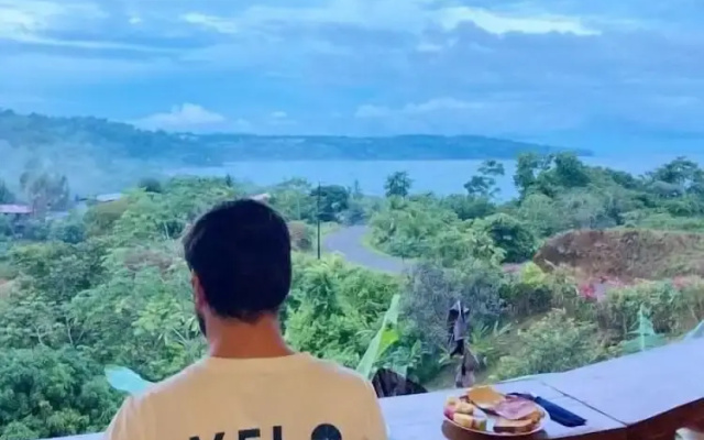 Ocean and Forest View Hotel Manolo