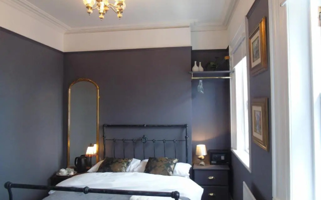 The Warren Belfast - Unique Accommodation