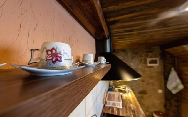 Evdo Apartments Loft2 Wooden House