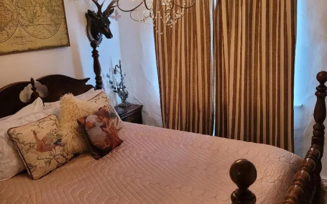 23 Opera Suites, Riverside, Llangollen