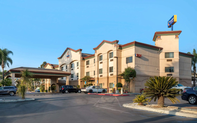 Citrus Suites Redlands Loma Linda Hotel
