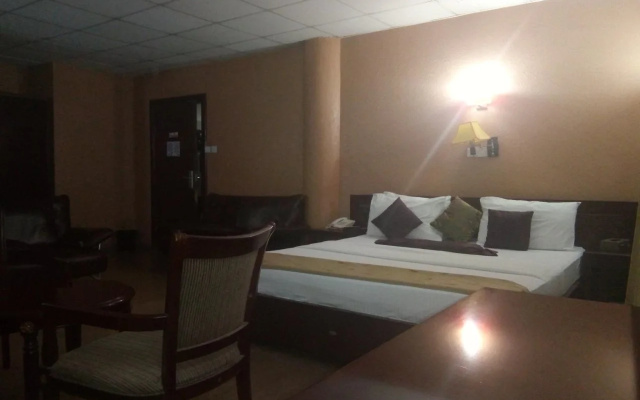 Crocodile Hotel & Restaurants Ltd