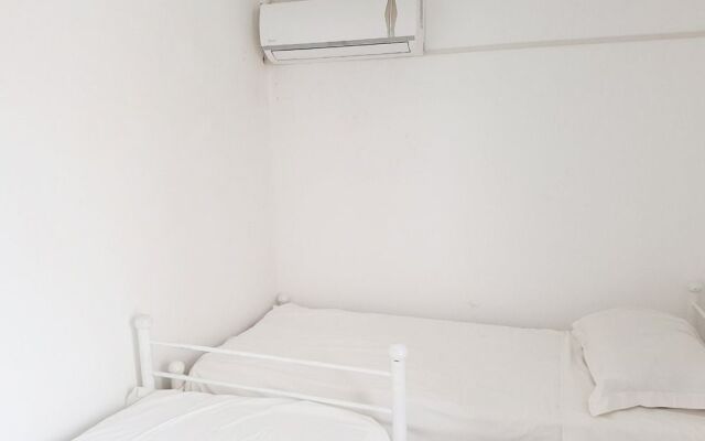 Majorelle Hostel