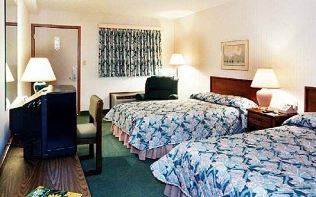 Отель Continent Inn комната для гостей