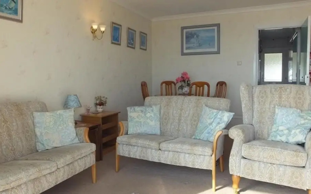 Strandways Court 9