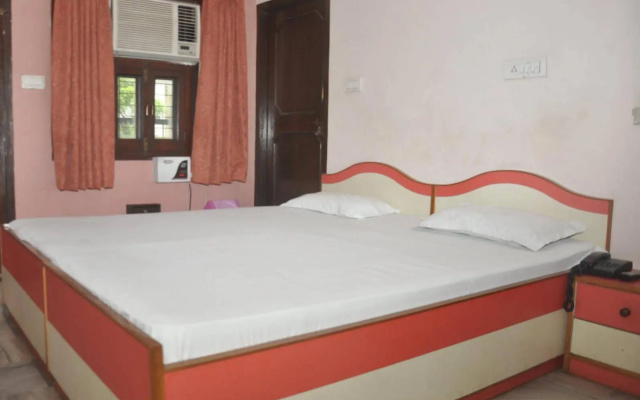 Aapnni Hotel
