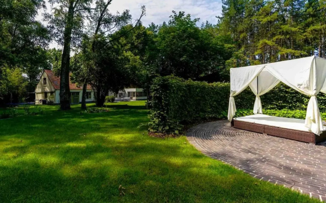 Renovated Farm With Heated Pool