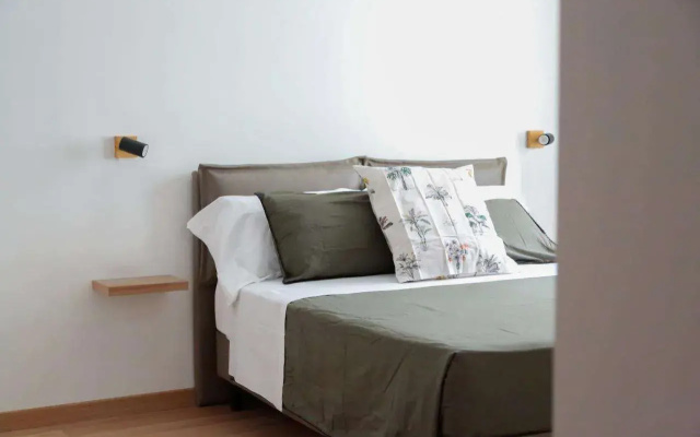 Glass House - Smart Rooms  Parking