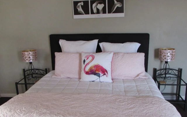 15 On Dillon Bed & Breakfast