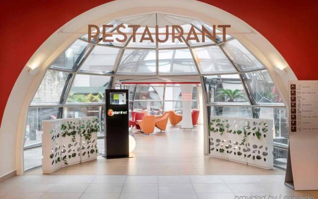 Отель ibis Paris Tour Eiffel Cambronne 15ème вид на фасад