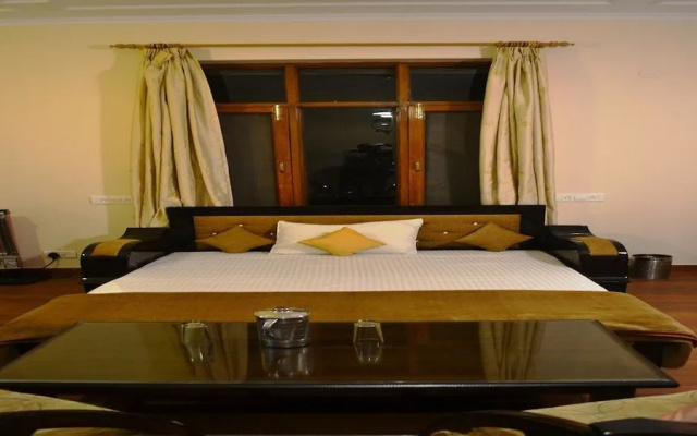 Hotel Majestic Oak Bush