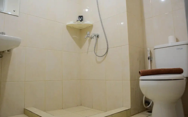 Comfortable Studio Apartment at Springlake Summarecon