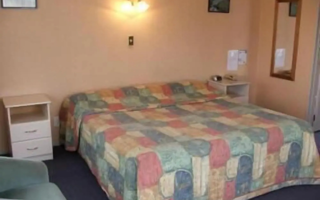 Townhouse Motel