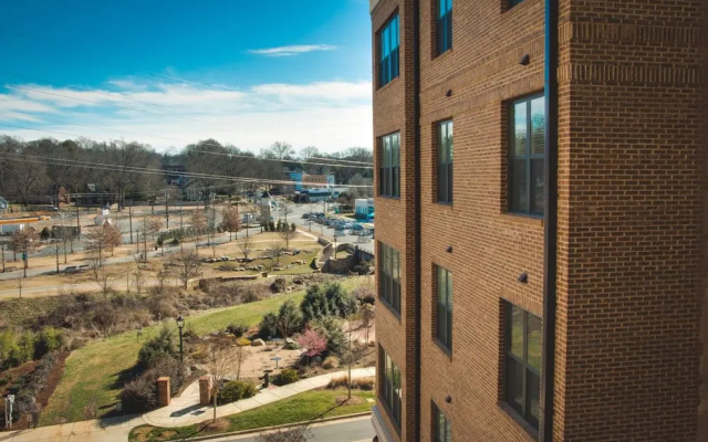 Pristine 1BR Apt In Dilworth