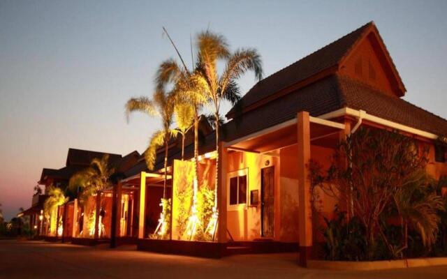 Отель Sweet Sense Jomtien Resort вид на фасад