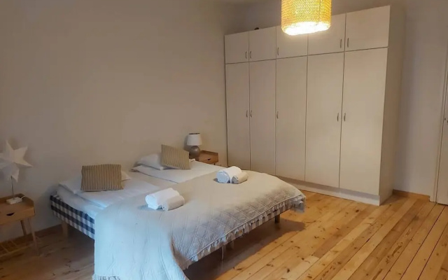 2ndhomes Central 85m2 2BR Apartment