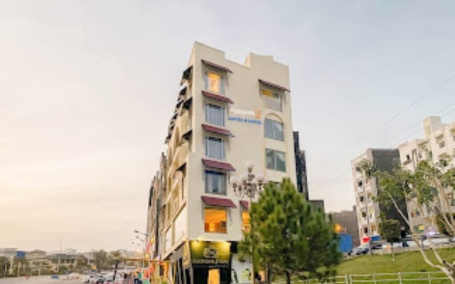 Esquire 2 Hotel and Apartment