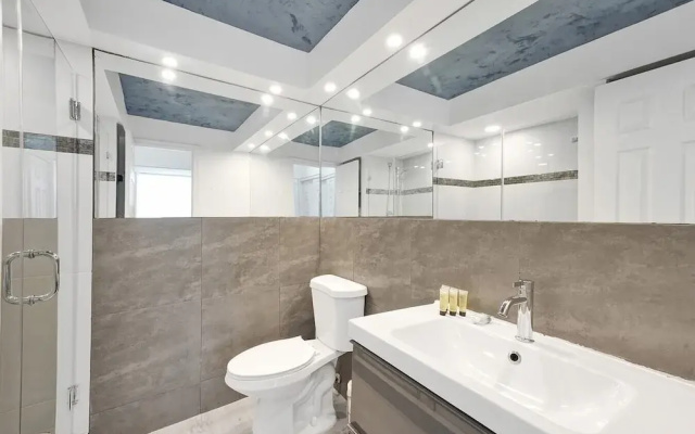 Ocean Dr 1BR Miami Beach Getaway