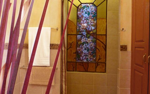 La Perla Hotel Boutique B&B вид на фасад