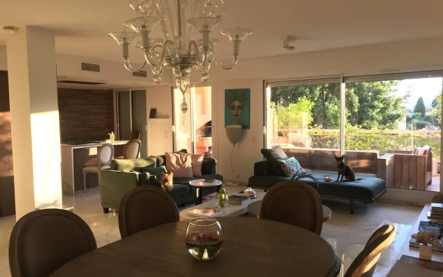 Duplex Design avec 300 m de terrasse