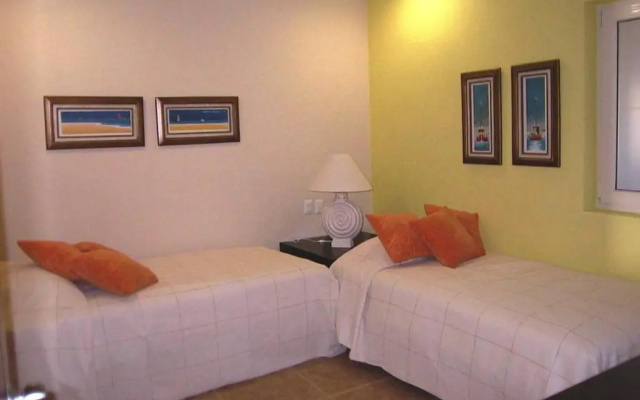 "absolute Beachfront Luxury Condo With Great Views!"