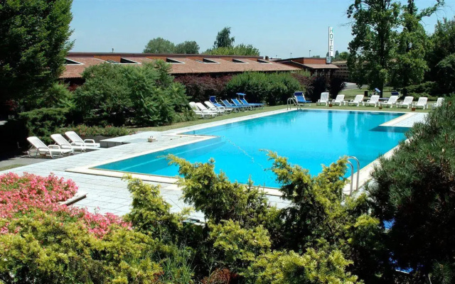 Golf Hotel