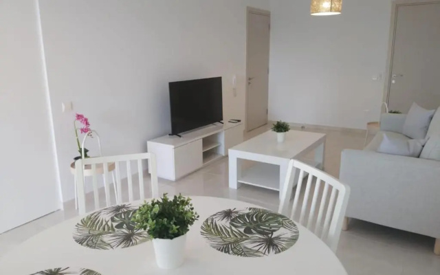 Dinglis Residences 31