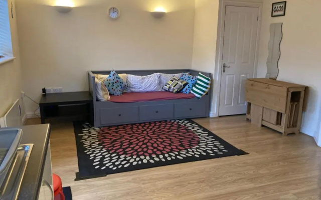 CV225AA Ground-Floor Flat Near Rugby School Self Check-in
