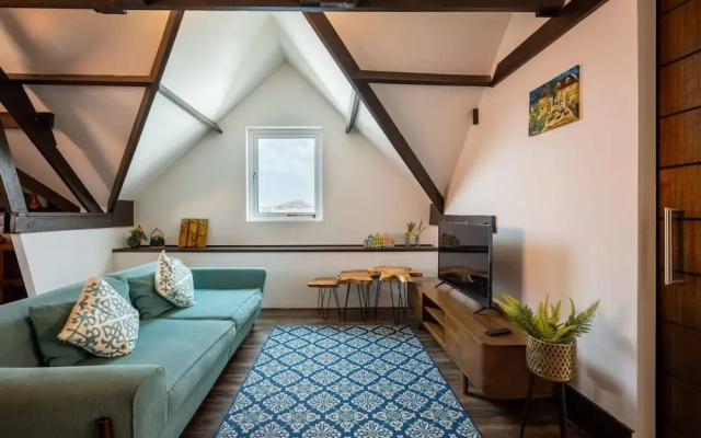 Charming Harbour Home at Historic Handelskade