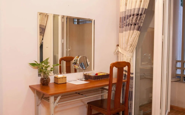 Homestay in Hanoi Old Quarter Private Room with En Suite