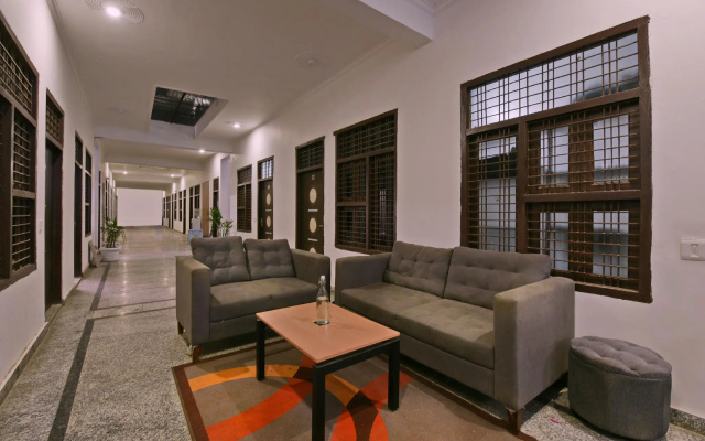 Collection O 46143 Hotel Ratiram Palace