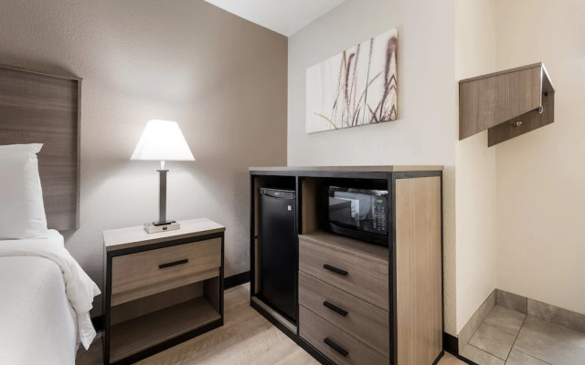 Baymont Inn & Suites