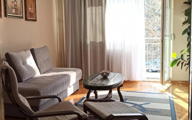 Community Park Apartment
